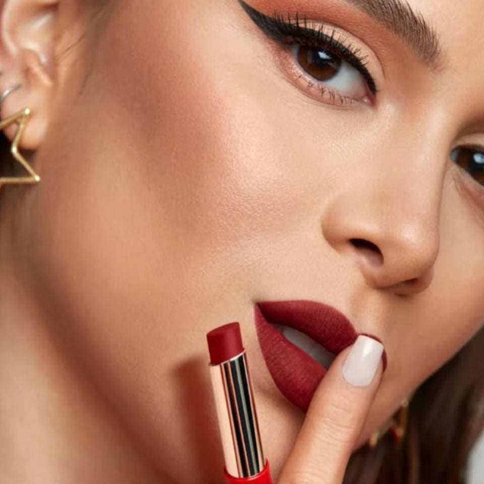 ° ° LABIAL PIMIENTA CALIENTE esika ° °